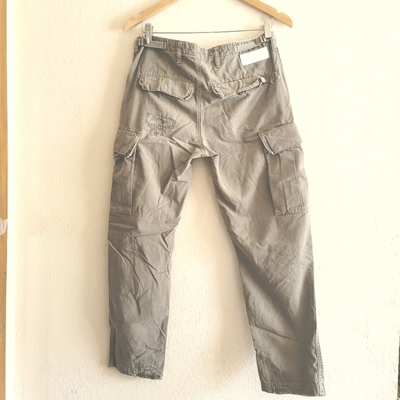 RE/DONE Originals, Distressed Cargo Pant, Army Green, Size 28 - Picture 3 of 15